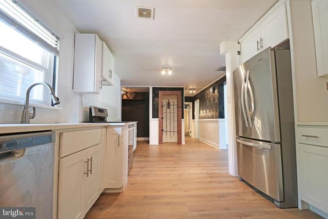 2205 MARY LN, Broomall, PA 19008