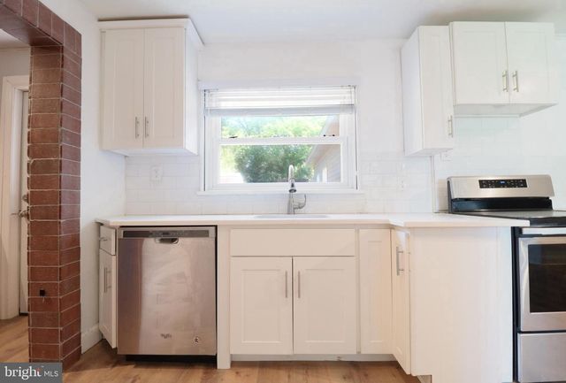 2205 MARY LN, Broomall, PA 19008