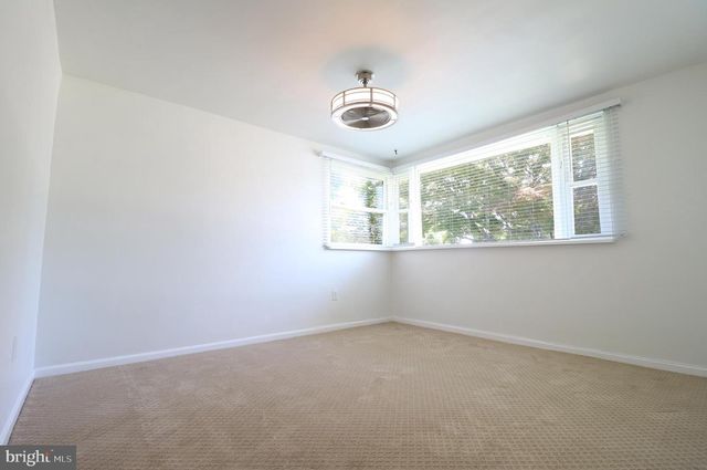 2205 MARY LN, Broomall, PA 19008