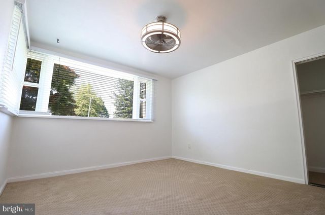 2205 MARY LN, Broomall, PA 19008