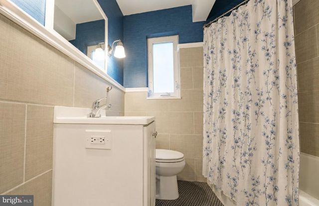 2205 MARY LN, Broomall, PA 19008