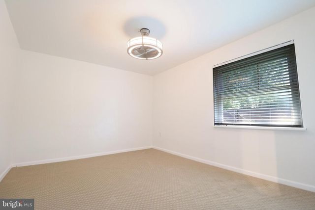 2205 MARY LN, Broomall, PA 19008