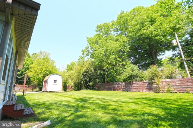 2205 MARY LN, Broomall, PA 19008