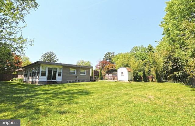 2205 MARY LN, Broomall, PA 19008