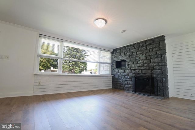2205 MARY LN, Broomall, PA 19008