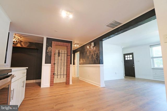 2205 MARY LN, Broomall, PA 19008