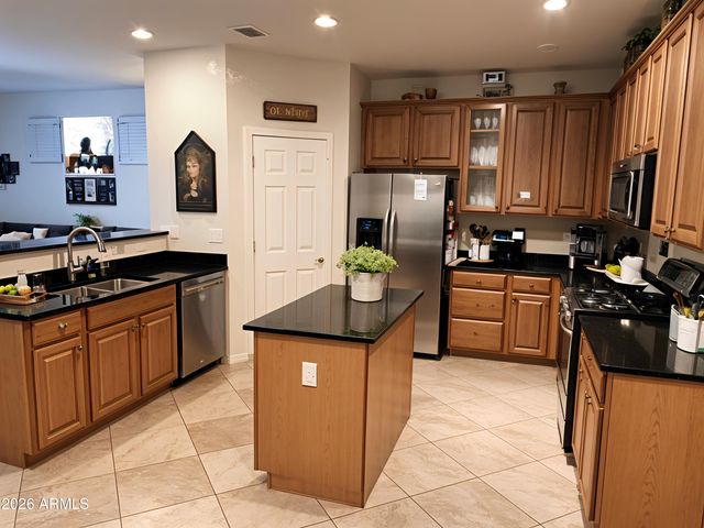 2955 E Saltsage Drive, Phoenix, AZ 85048