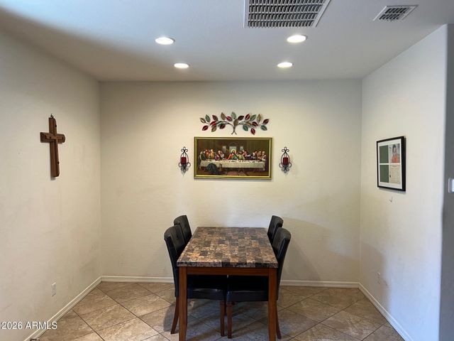 2955 E Saltsage Drive, Phoenix, AZ 85048