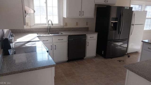 704 Pilot House DR, Newport News, VA 23606