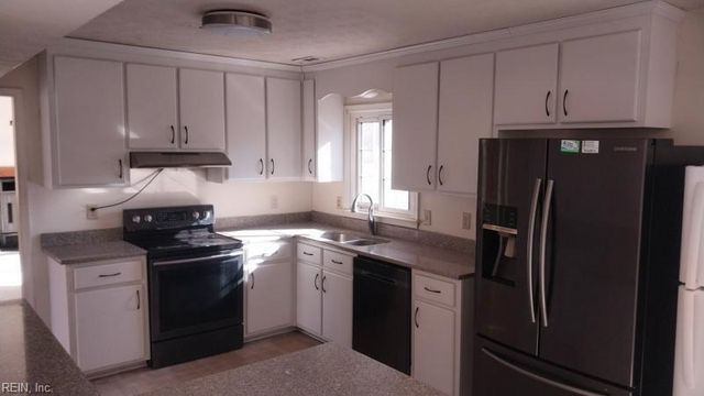 704 Pilot House DR, Newport News, VA 23606