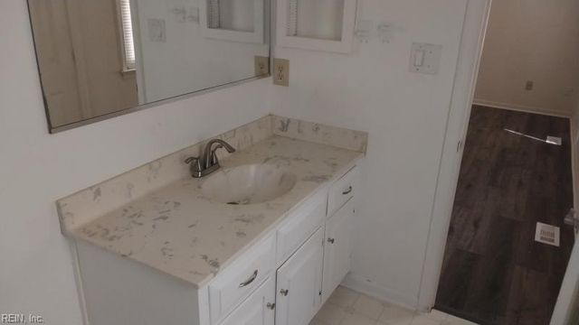 704 Pilot House DR, Newport News, VA 23606