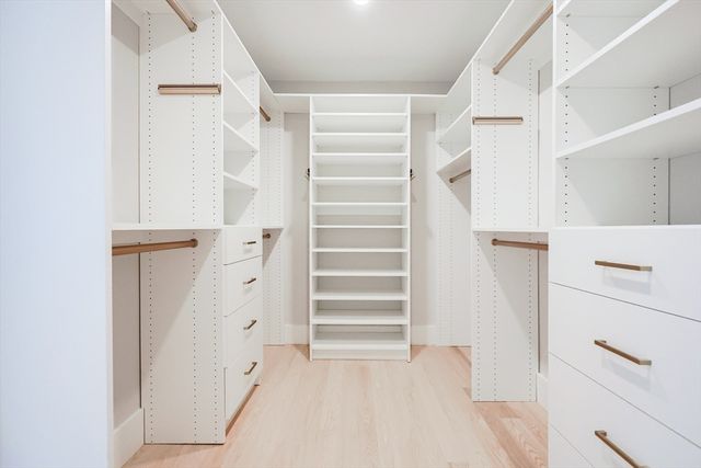 23 Pilgrim Rd, Wellesley, MA 02481