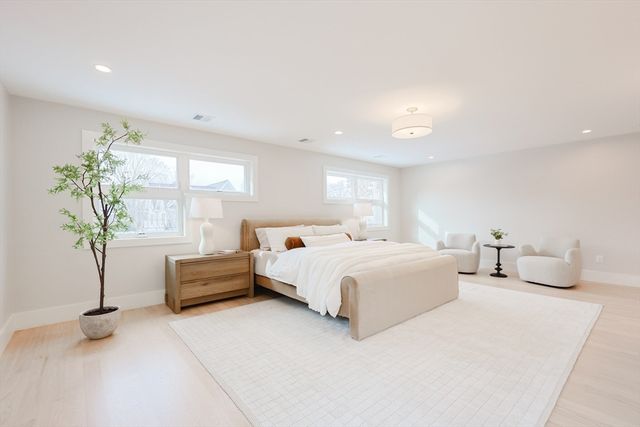 23 Pilgrim Rd, Wellesley, MA 02481