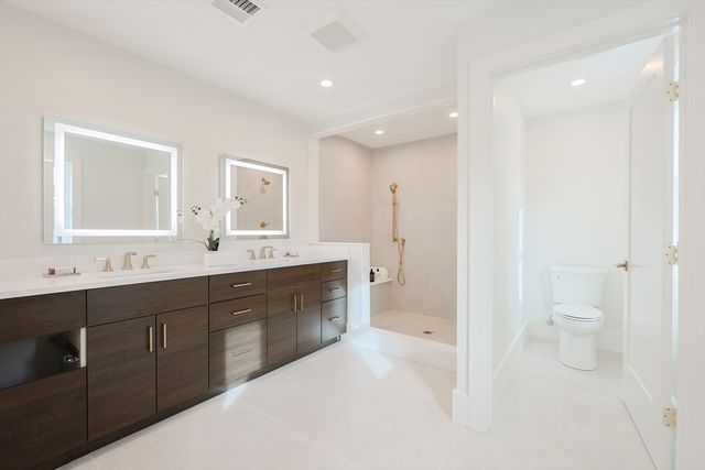 23 Pilgrim Rd, Wellesley, MA 02481