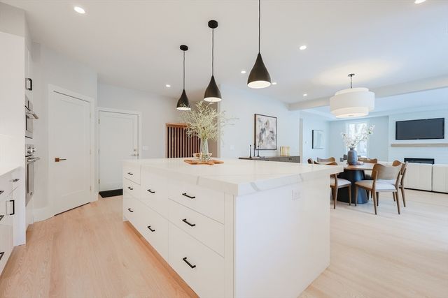 23 Pilgrim Rd, Wellesley, MA 02481