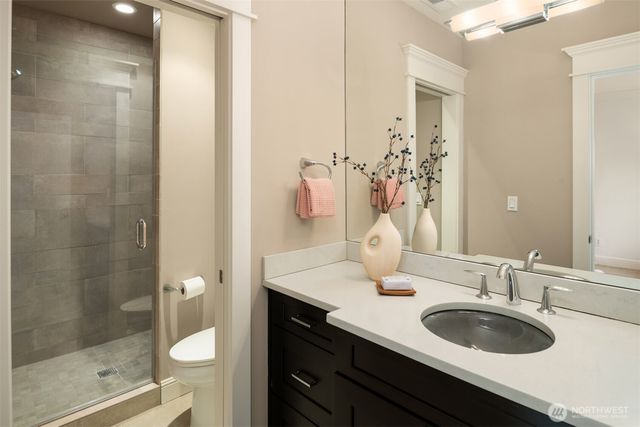 9942 SE 39th Street, Mercer Island, WA 98040