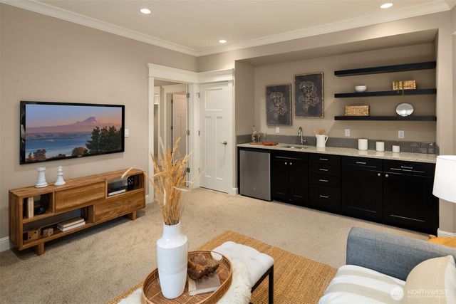 9942 SE 39th Street, Mercer Island, WA 98040