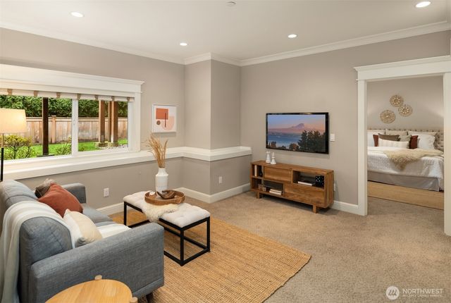 9942 SE 39th Street, Mercer Island, WA 98040