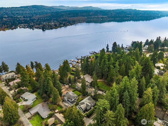 9942 SE 39th Street, Mercer Island, WA 98040