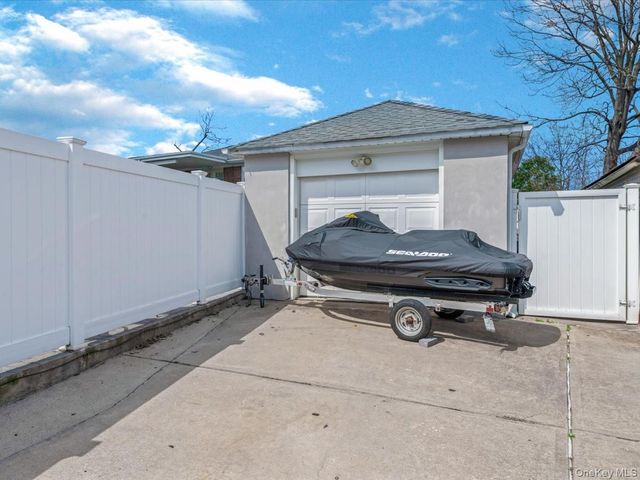 146-07 17th Avenue, Whitestone, NY 11357