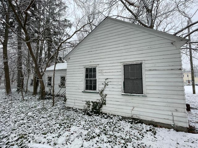 697 W Grand Avenue, Muskegon, MI 49441