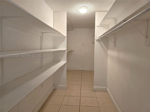 6940 Miami Gardens Dr 1-319, Hialeah, FL 33015