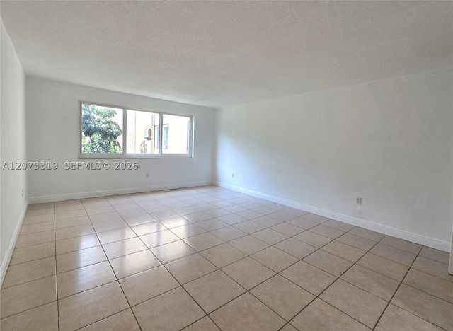 6940 Miami Gardens Dr 1-319, Hialeah, FL 33015