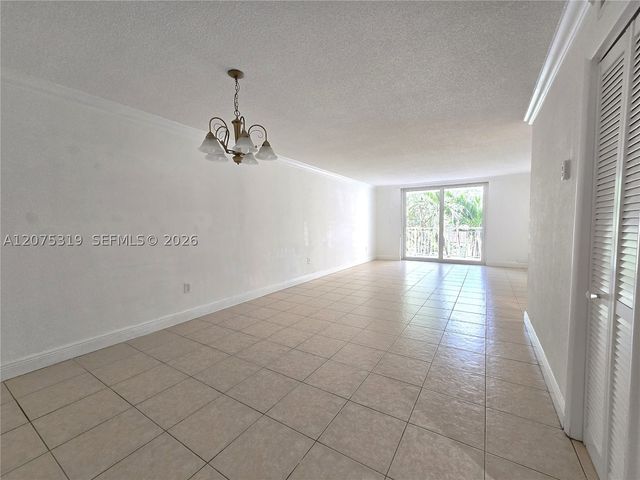 6940 Miami Gardens Dr 1-319, Hialeah, FL 33015