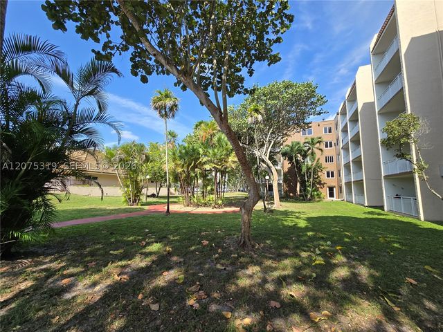 6940 Miami Gardens Dr 1-319, Hialeah, FL 33015