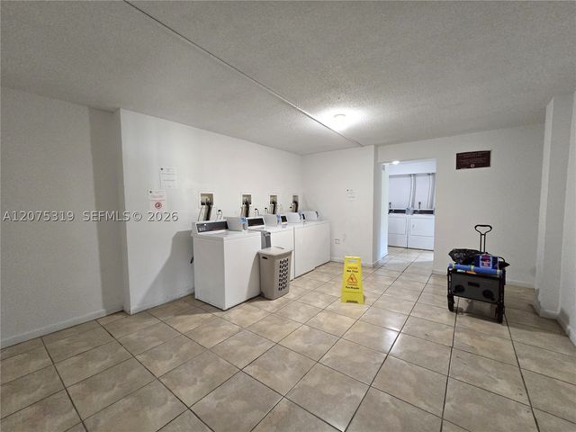 6940 Miami Gardens Dr 1-319, Hialeah, FL 33015
