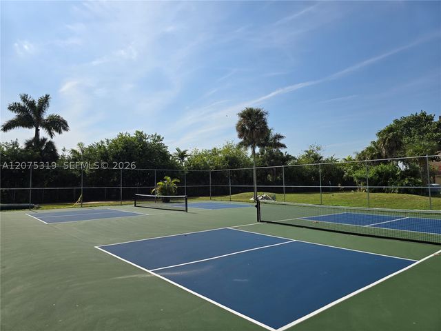 6940 Miami Gardens Dr 1-319, Hialeah, FL 33015