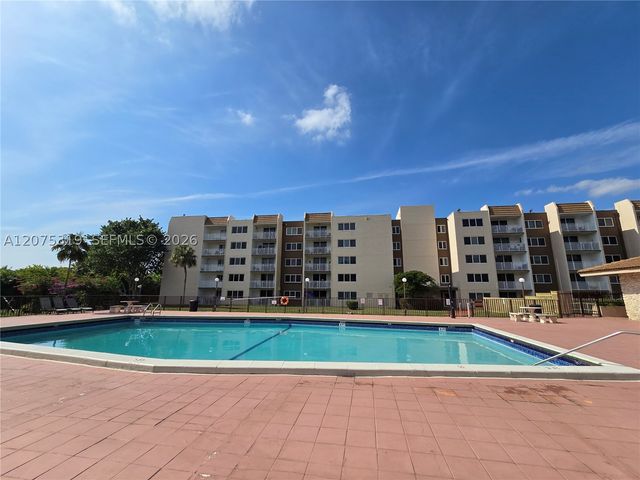 6940 Miami Gardens Dr 1-319, Hialeah, FL 33015