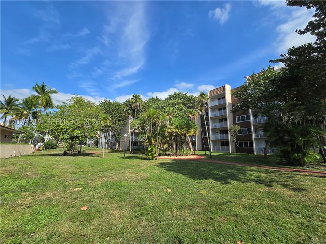 6940 Miami Gardens Dr 1-319, Hialeah, FL 33015