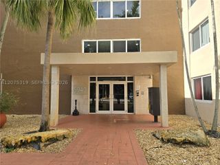6940 Miami Gardens Dr 1-319, Hialeah, FL 33015