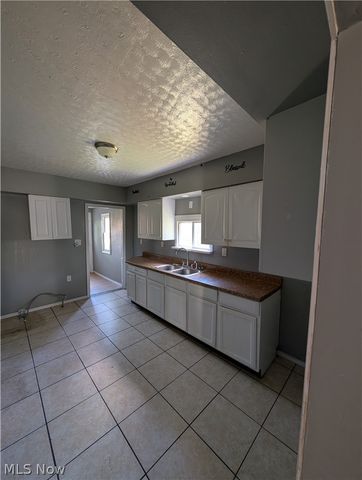 33 Hyde Avenue, Niles, OH 44446