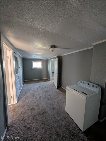 33 Hyde Avenue, Niles, OH 44446