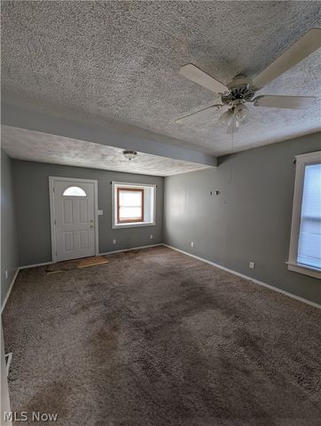 33 Hyde Avenue, Niles, OH 44446