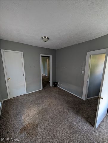 33 Hyde Avenue, Niles, OH 44446