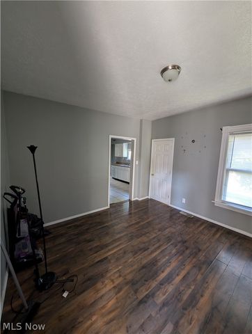 33 Hyde Avenue, Niles, OH 44446