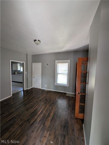 33 Hyde Avenue, Niles, OH 44446