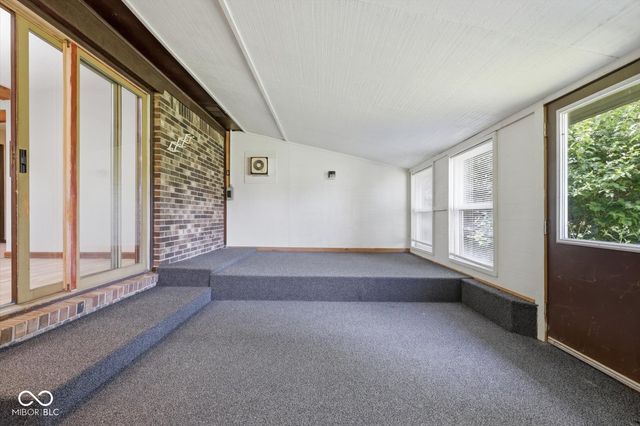 4661 N Frontage Road, Fairland, IN 46126