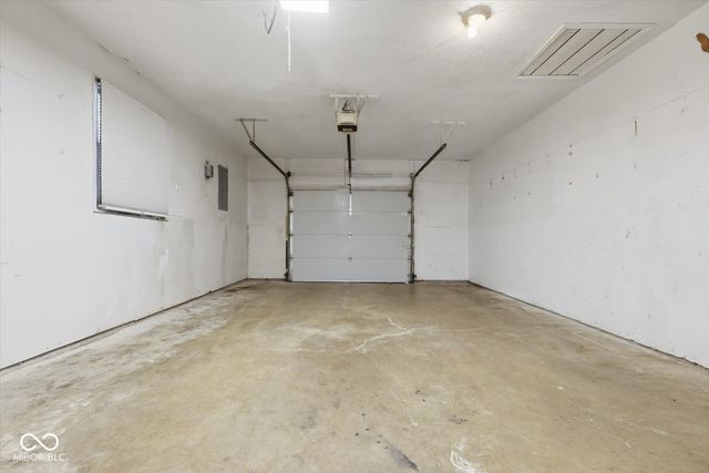 4661 N Frontage Road, Fairland, IN 46126
