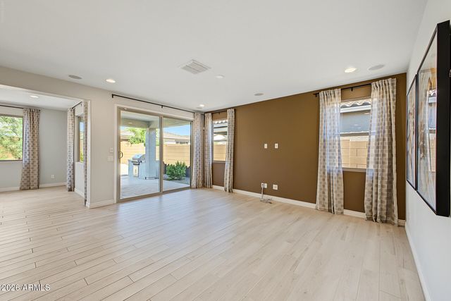 8924 W VERMONT Avenue, Glendale, AZ 85305