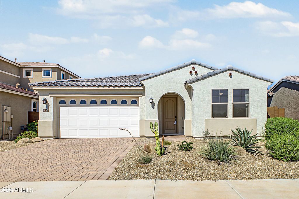 8924 W VERMONT Avenue, Glendale, AZ 85305