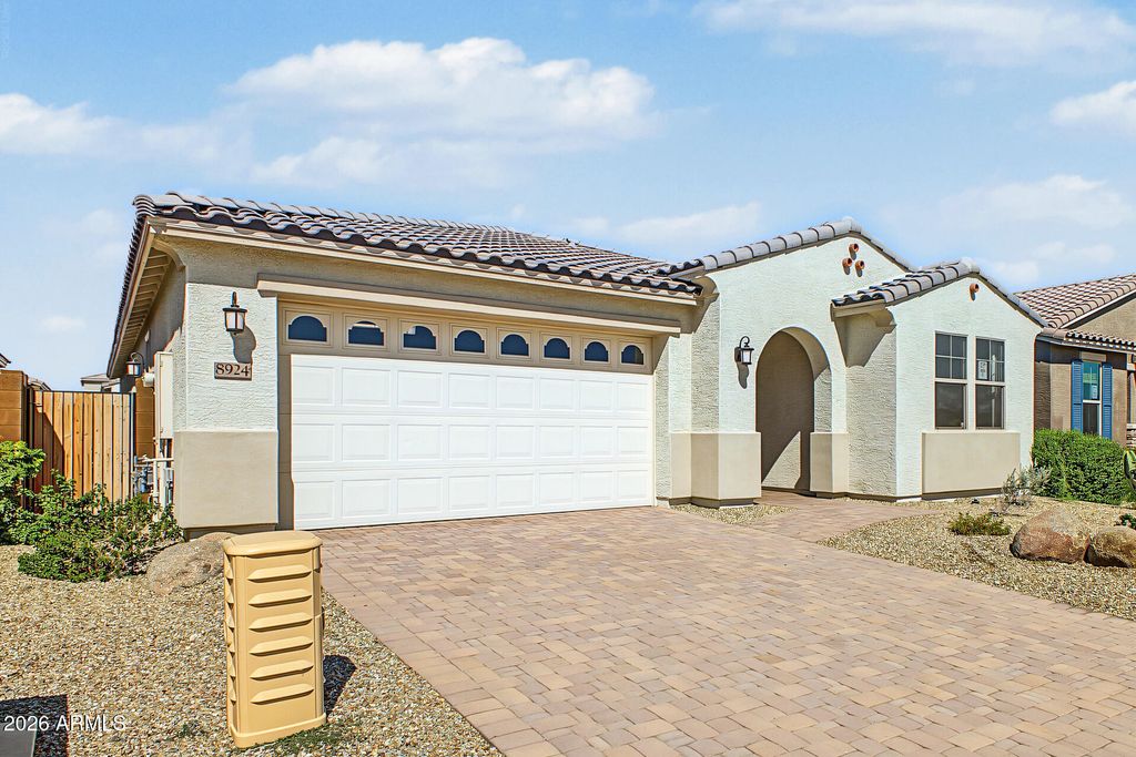 8924 W VERMONT Avenue, Glendale, AZ 85305 — photo 2