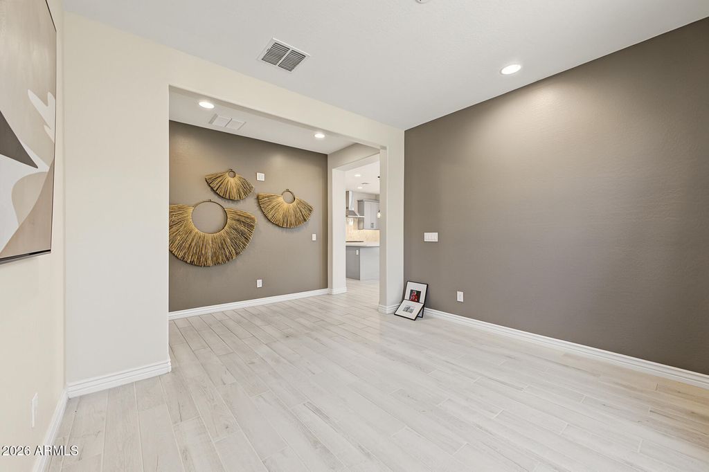 8924 W VERMONT Avenue, Glendale, AZ 85305 — photo 4