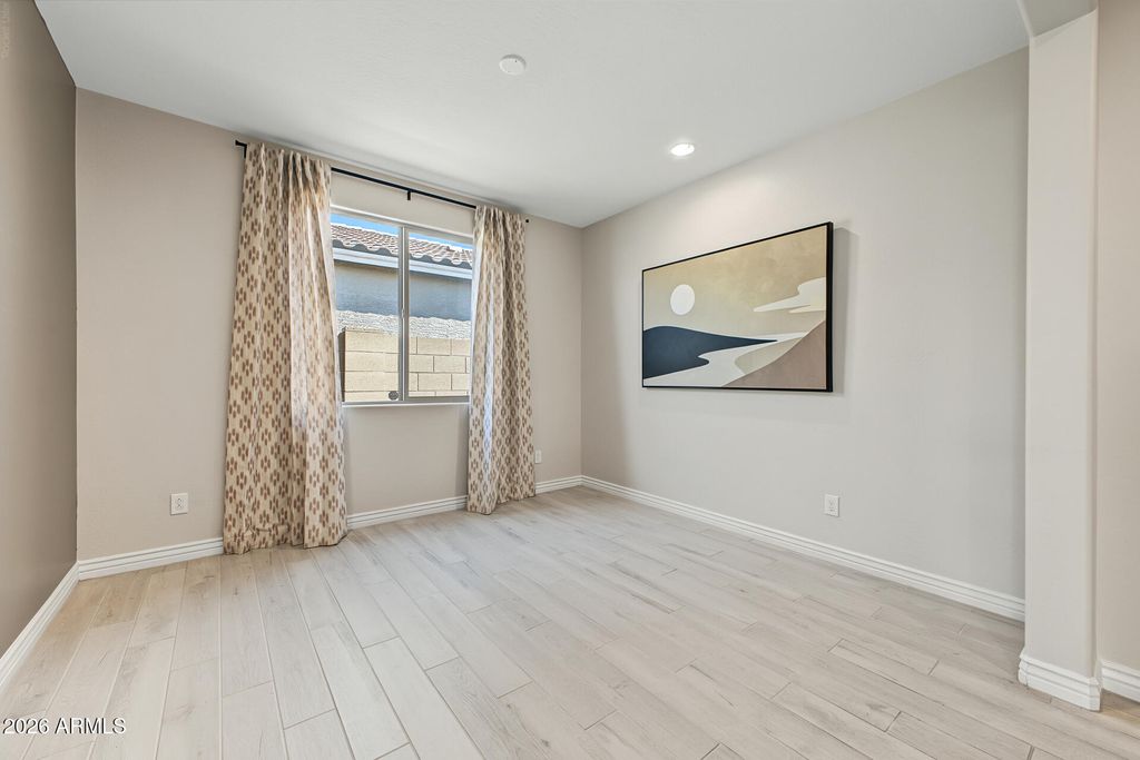 8924 W VERMONT Avenue, Glendale, AZ 85305 — photo 5