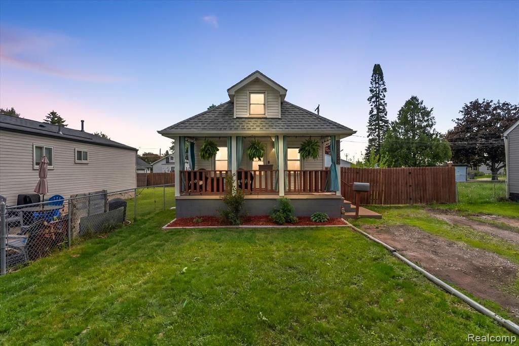 28828 Galloway Street, Roseville, MI 48066