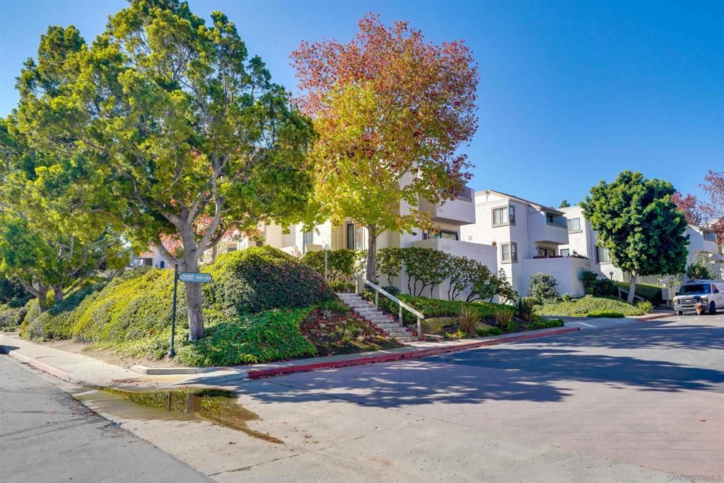 8430 Via Sonoma 49, La Jolla, CA 92037