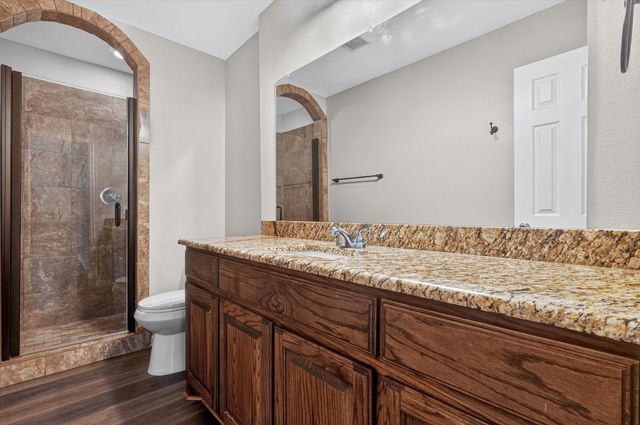 624 Hallvale Drive, White Settlement, TX 76108